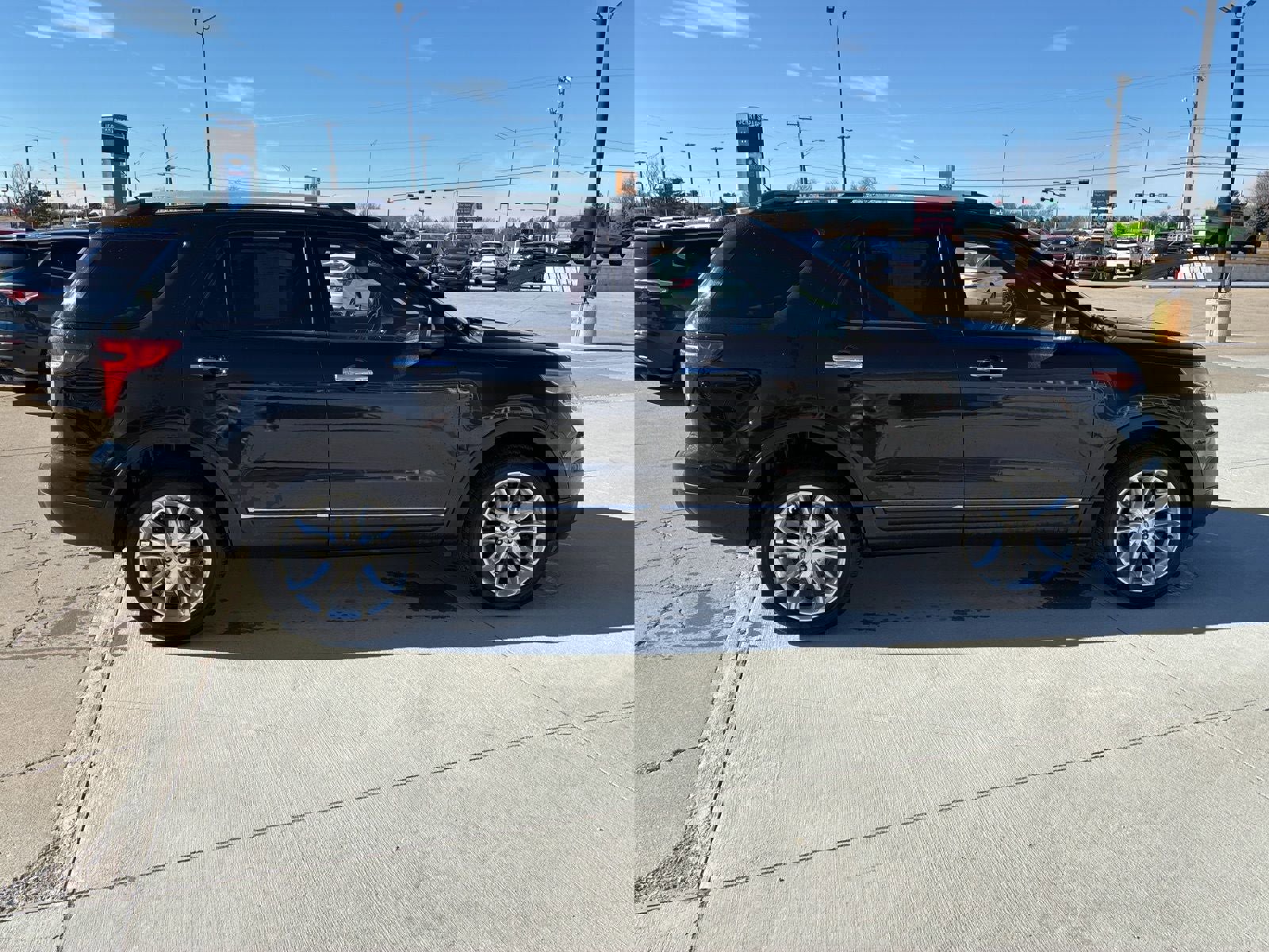 Used 2013 Ford Explorer XLT image 7