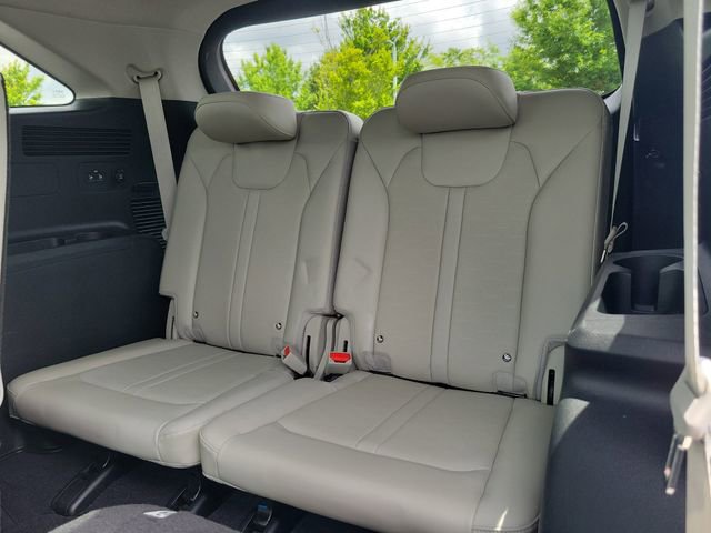 Used 2025 Kia Sorento EX w/ Panoramic Sunroof Package FWD image 10