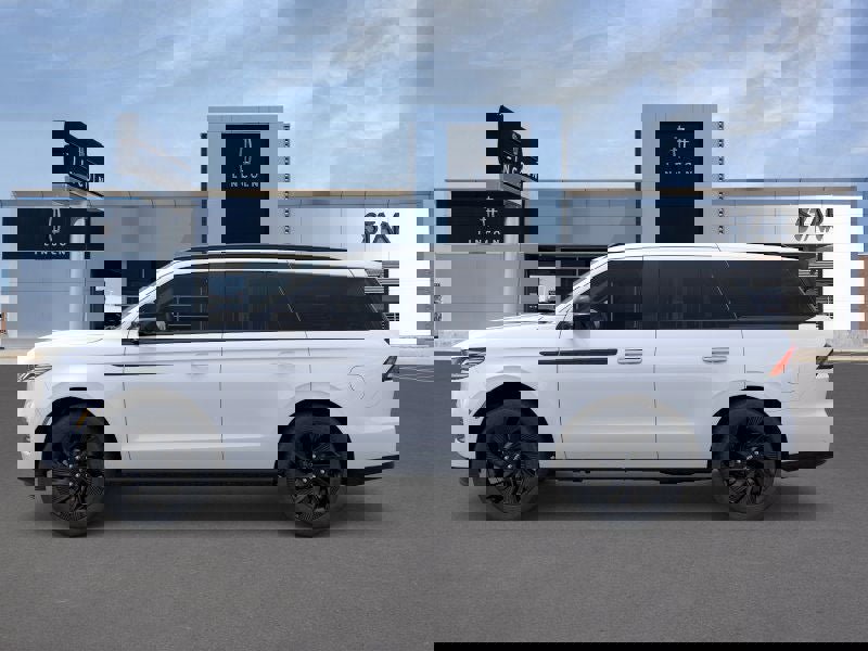 New 2025 Lincoln Navigator Reserve image 3