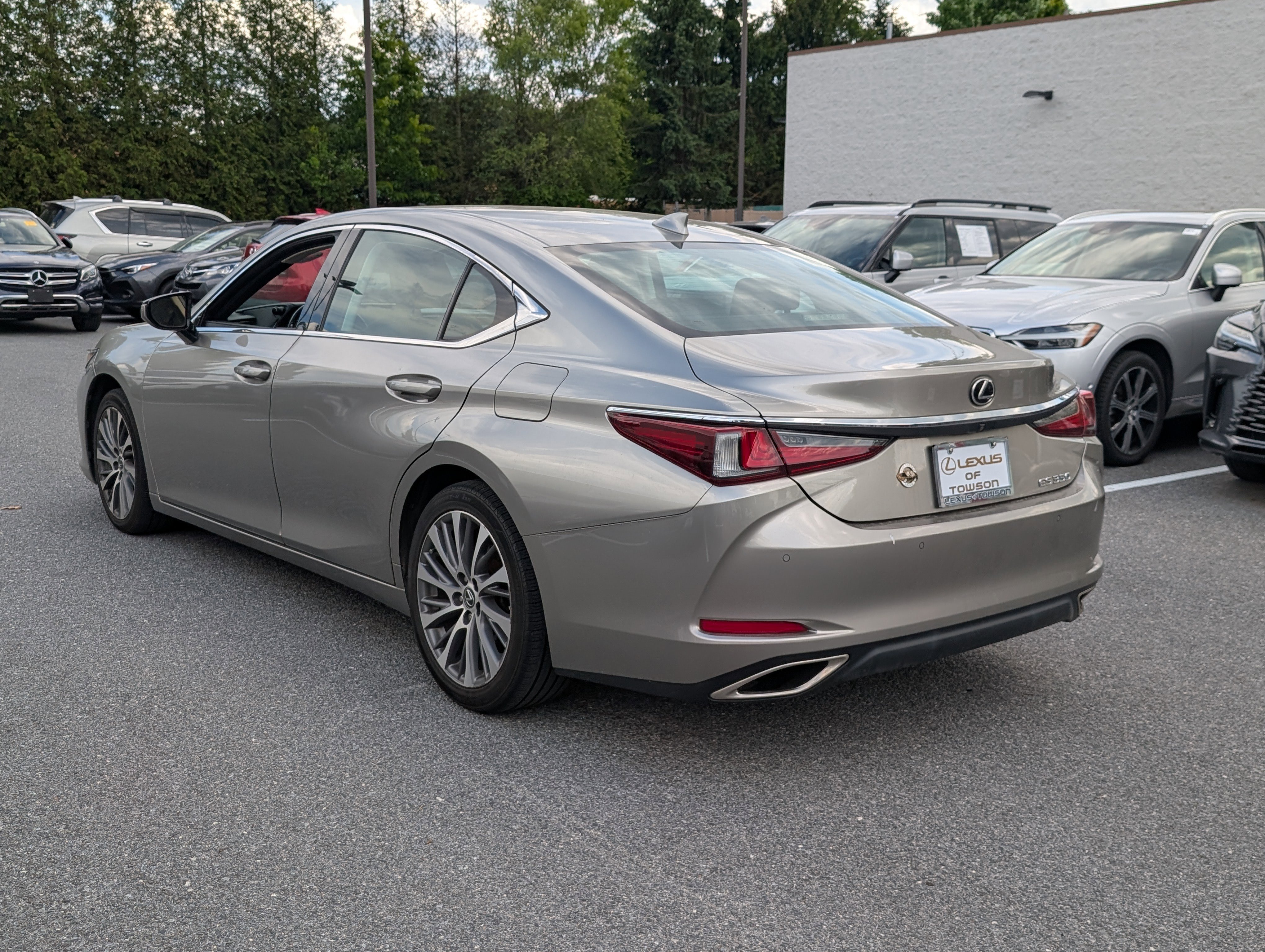 Used 2019 Lexus ES 350 w/ Premium Package FWD image 5