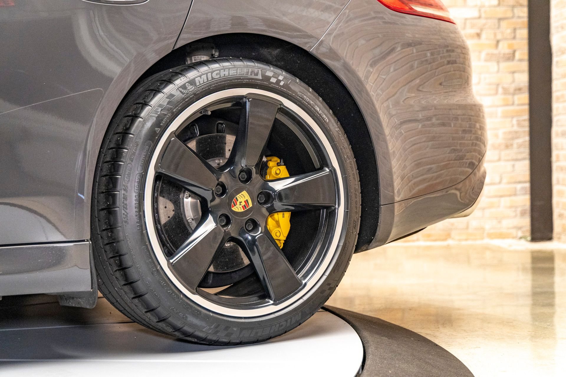 Used 2016 Porsche Panamera Turbo S image 18