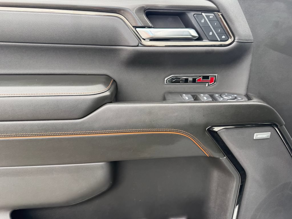 Used 2025 GMC Sierra 1500 AT4 w/ AT4 Premium Package AWD/4WD image 5