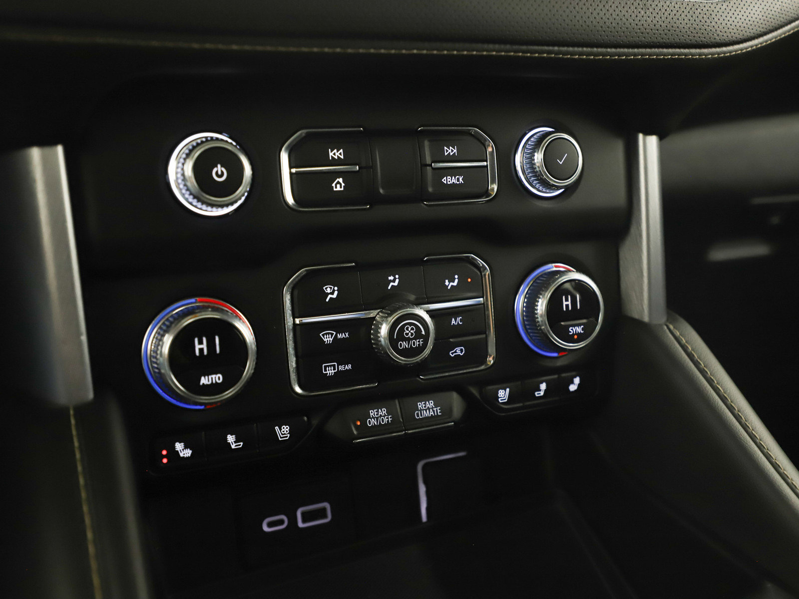 Used 2023 GMC Yukon XL SLT w/ SLT Premium Package image 26