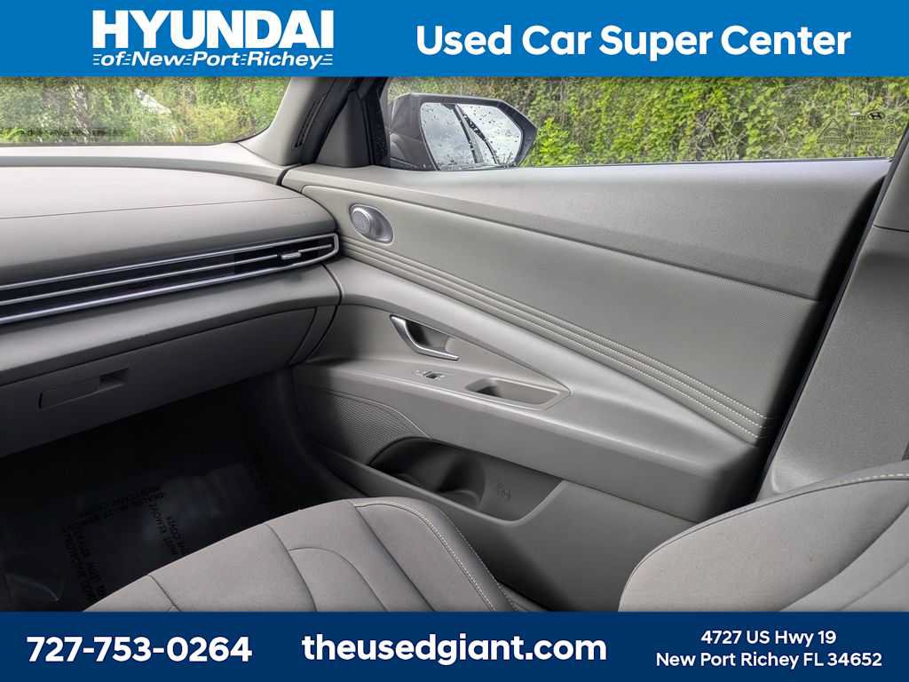 Certified 2023 Hyundai Elantra SEL w/ Convenience Package FWD image 16