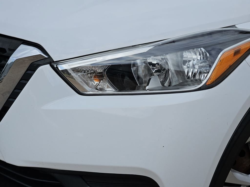 Used 2018 Nissan Kicks S w/ Exterior Package image 9