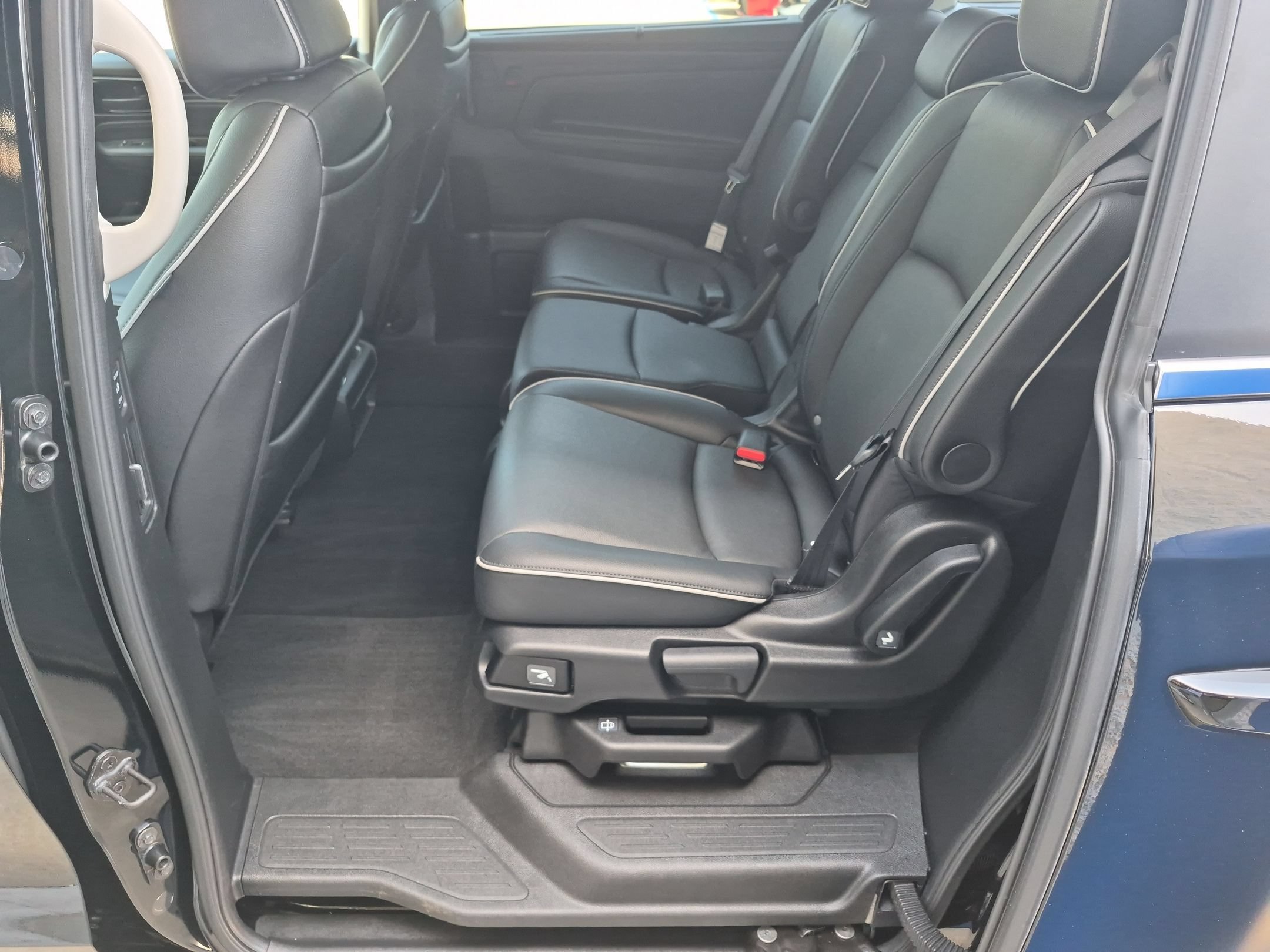 Certified 2025 Honda Odyssey Touring image 25