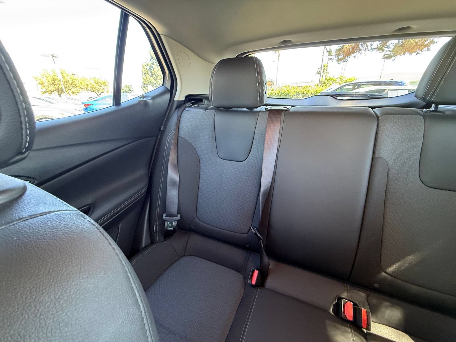 Used 2025 Buick Encore GX Preferred AWD/4WD image 35