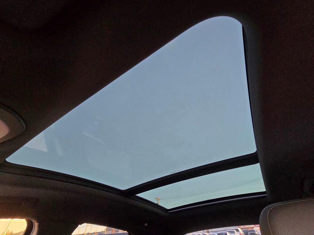 Used 2018 Porsche Macan image 37