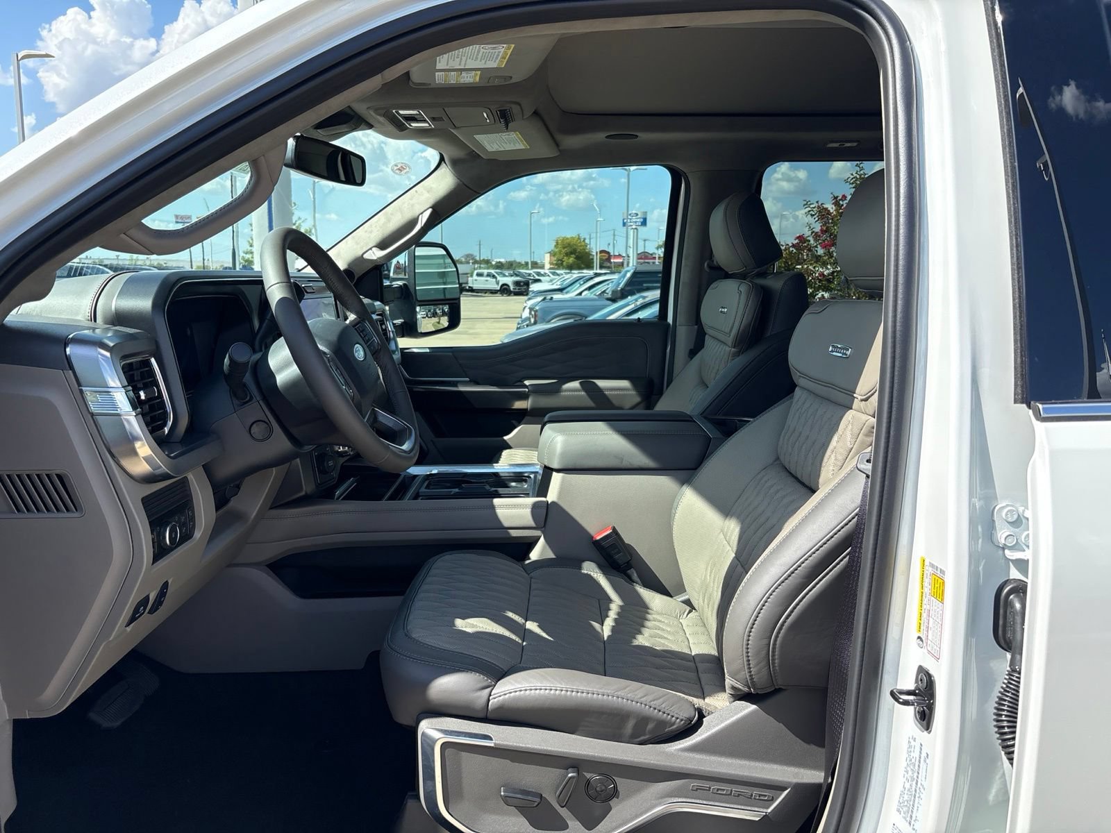 New 2026 Ford F450 Platinum w/ Platinum Plus Package AWD/4WD image 15