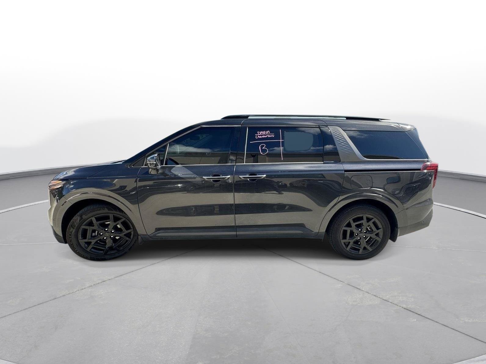 Used 2025 Kia Carnival SX Prestige FWD image 9