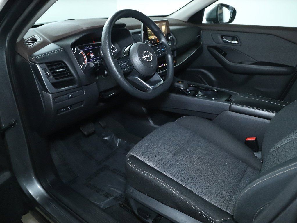 Used 2023 Nissan Rogue SV image 17