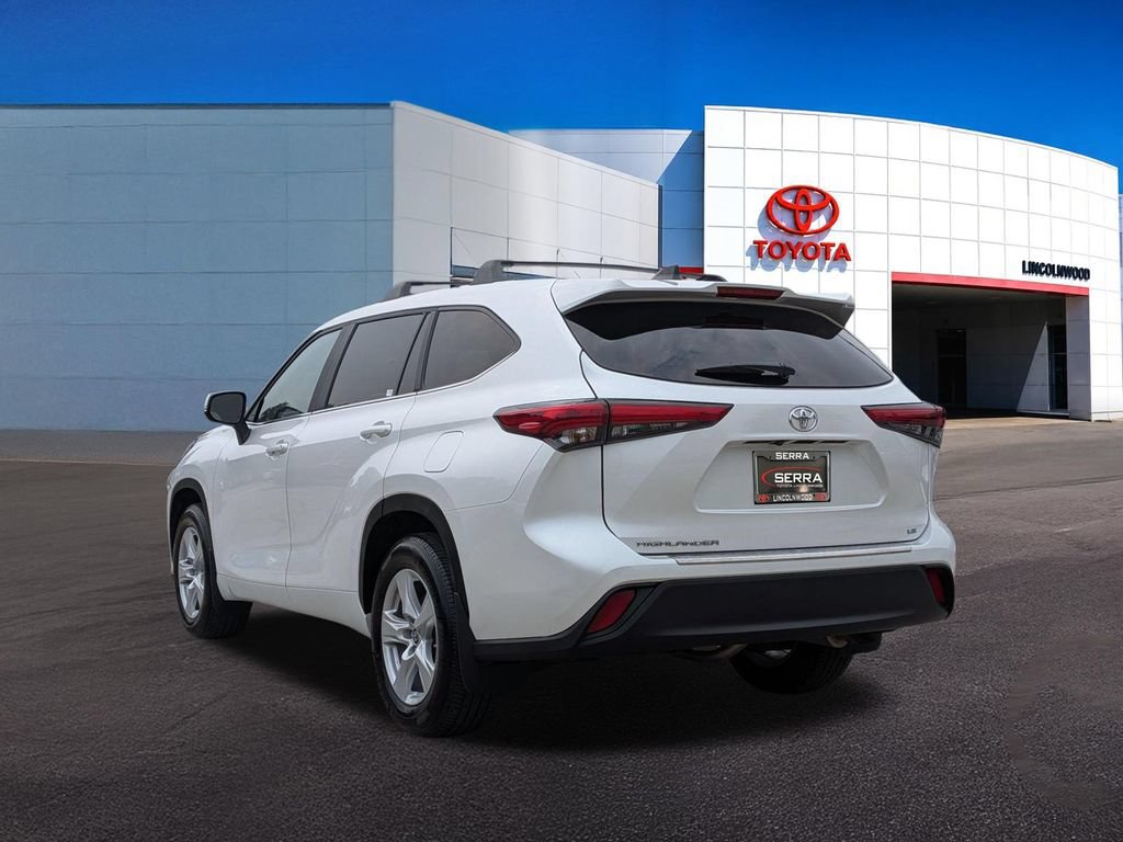 Used 2023 Toyota Highlander LE FWD image 12