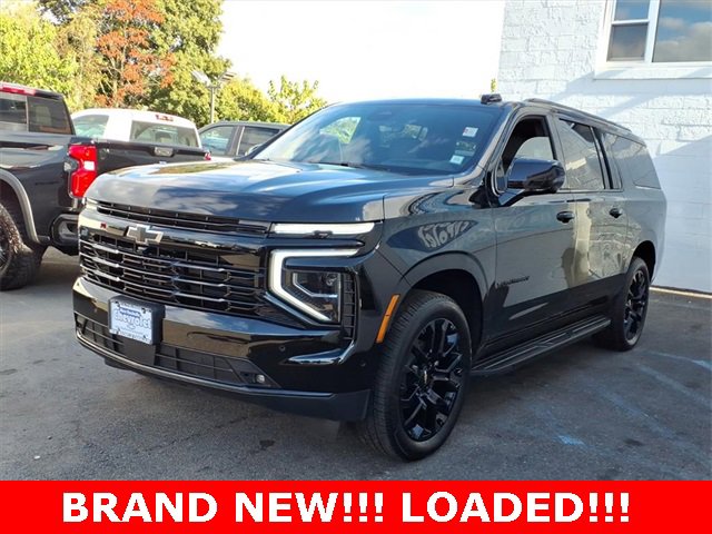 Used 2025 Chevrolet Suburban RST w/ Advanced Technology Package image 3