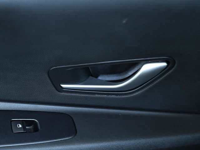Used 2026 Hyundai Elantra SE FWD image 23