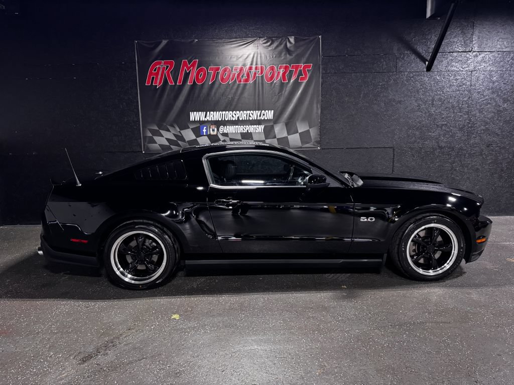 Used 2012 Ford Mustang GT Premium w/ Security Pkg RWD image 6