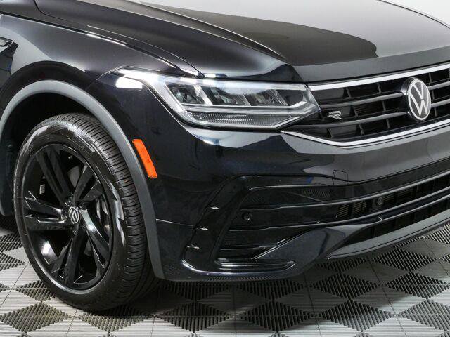 Used 2024 Volkswagen Tiguan SE R-Line FWD image 28