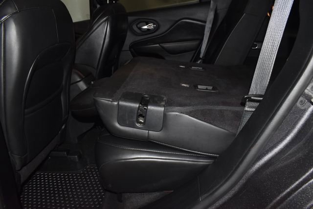 Certified 2020 Jeep Cherokee Trailhawk w/ Cold Weather Group image 32