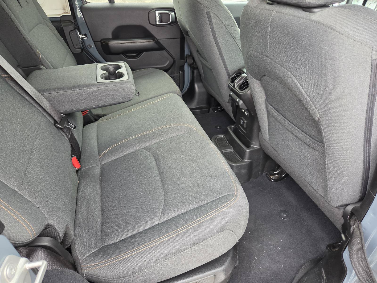 Used 2024 Jeep Wrangler Unlimited Sahara AWD/4WD image 11