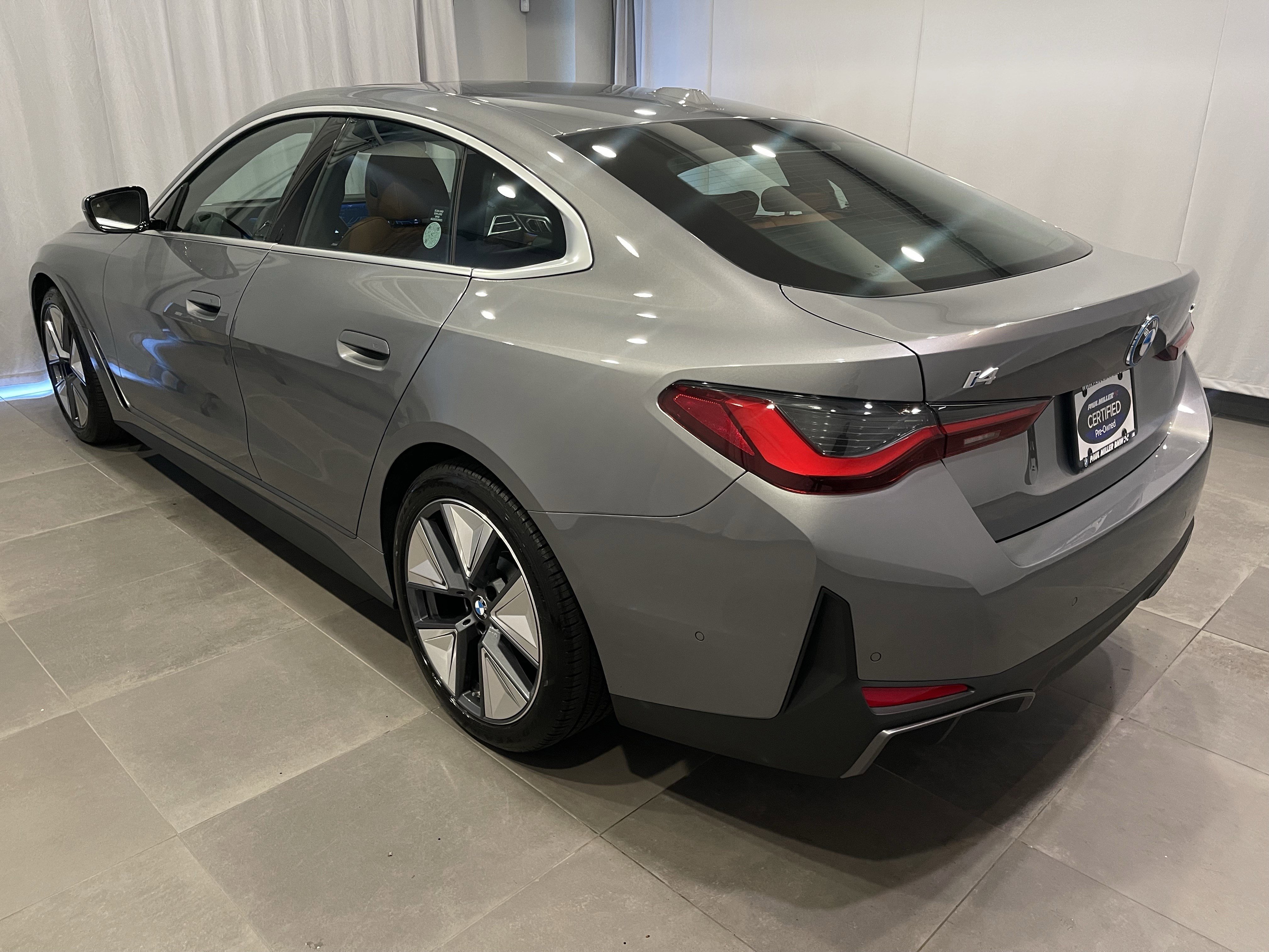 Used 2025 BMW i4 xDrive40i w/ Premium Package AWD/4WD image 4