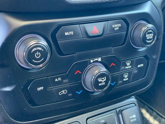 Used 2019 Jeep Renegade Trailhawk w/ Cold Weather Group II AWD/4WD image 19