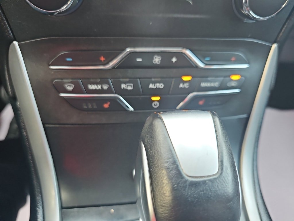 Used 2017 Ford Edge SEL w/ Equipment Group 201A FWD image 18