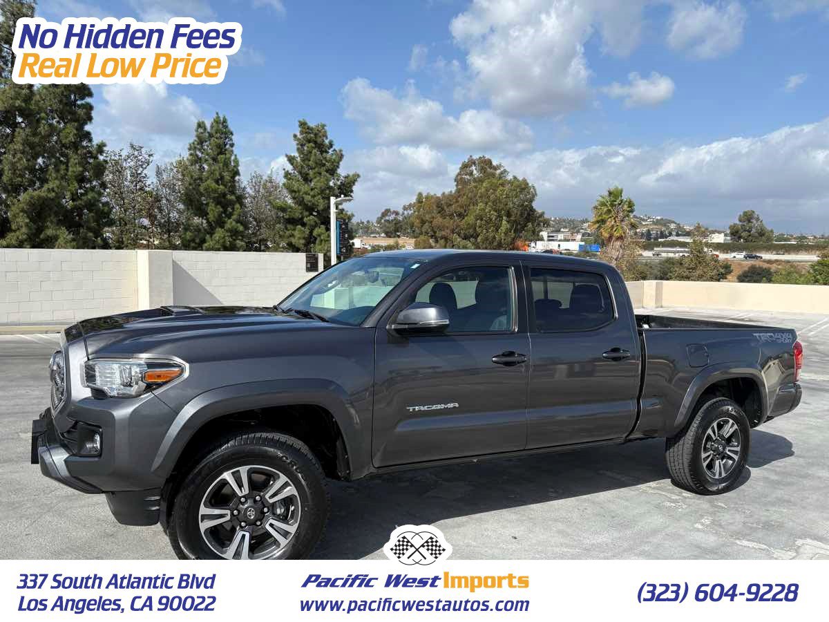 Used 2017 Toyota Tacoma TRD Sport image 1