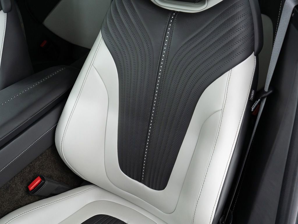 Used 2023 Aston Martin DB11 V12 image 18