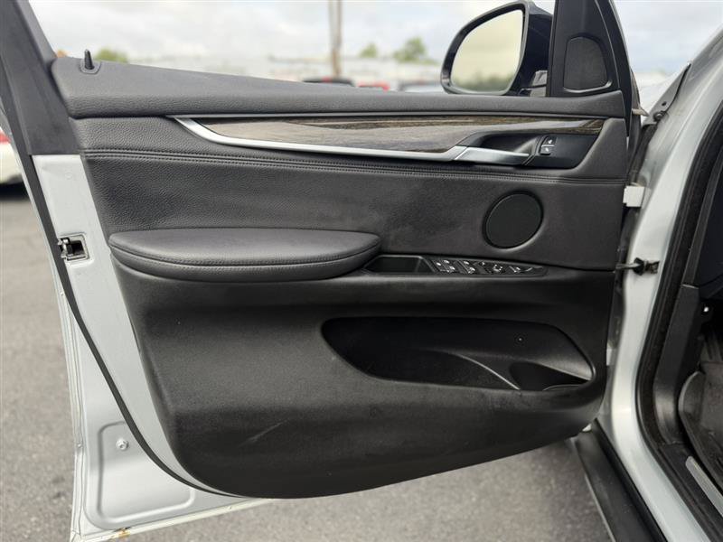 Used 2017 BMW X5 xDrive40e AWD/4WD image 15