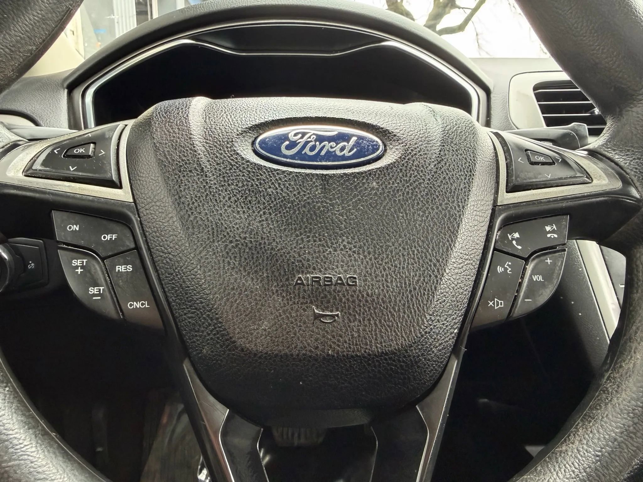 Used 2020 Ford Fusion SE image 13