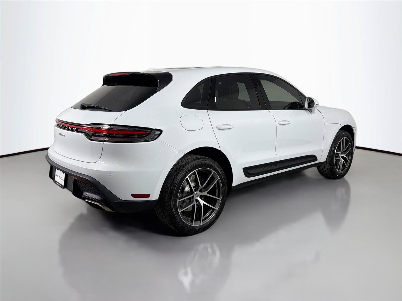Certified 2026 Porsche Macan Turbo AWD/4WD image 7