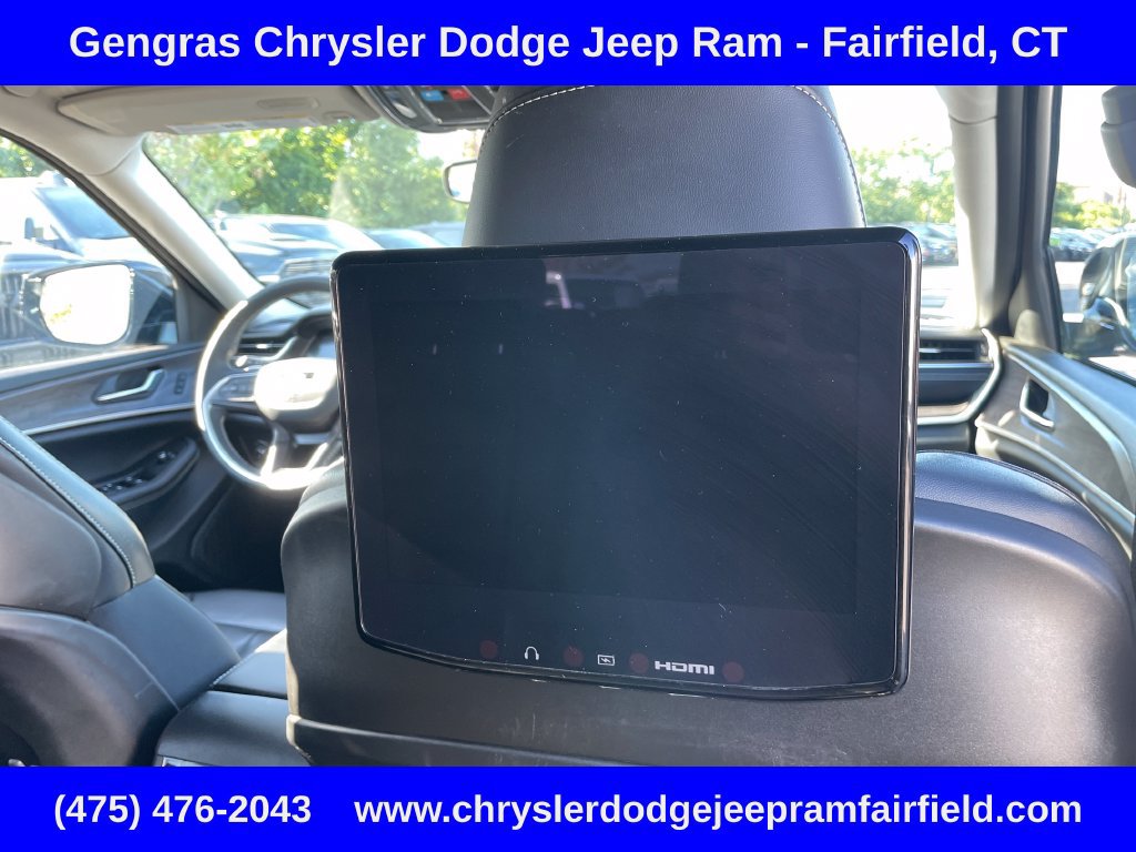 Used 2023 Jeep Grand Cherokee L Limited w/ Luxury Tech Group II AWD/4WD image 28