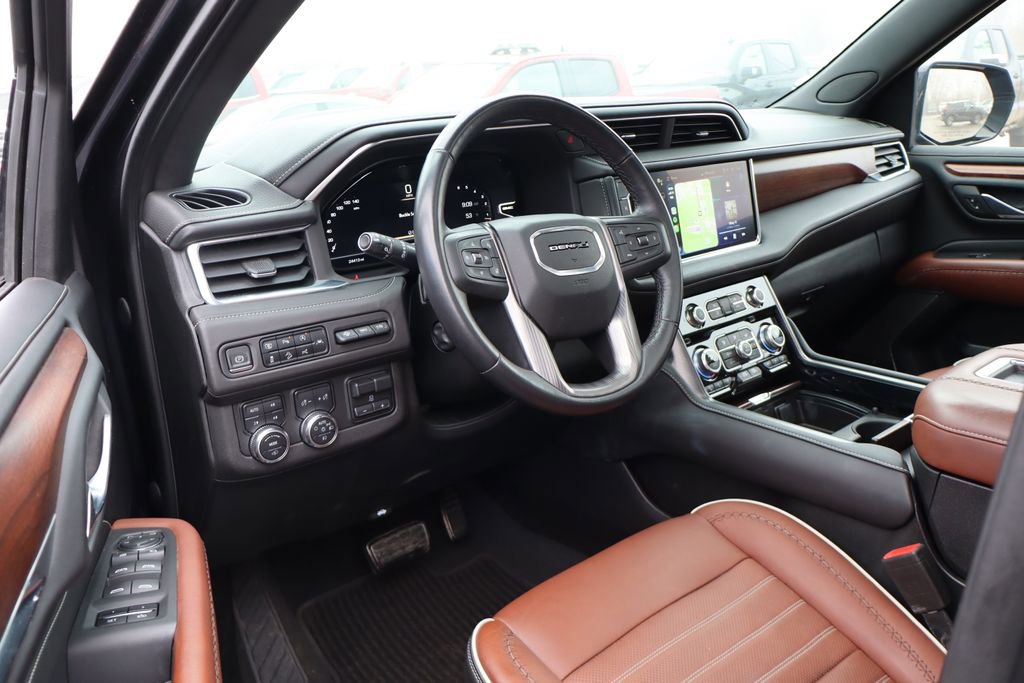 Used 2023 GMC Yukon Denali Ultimate image 16