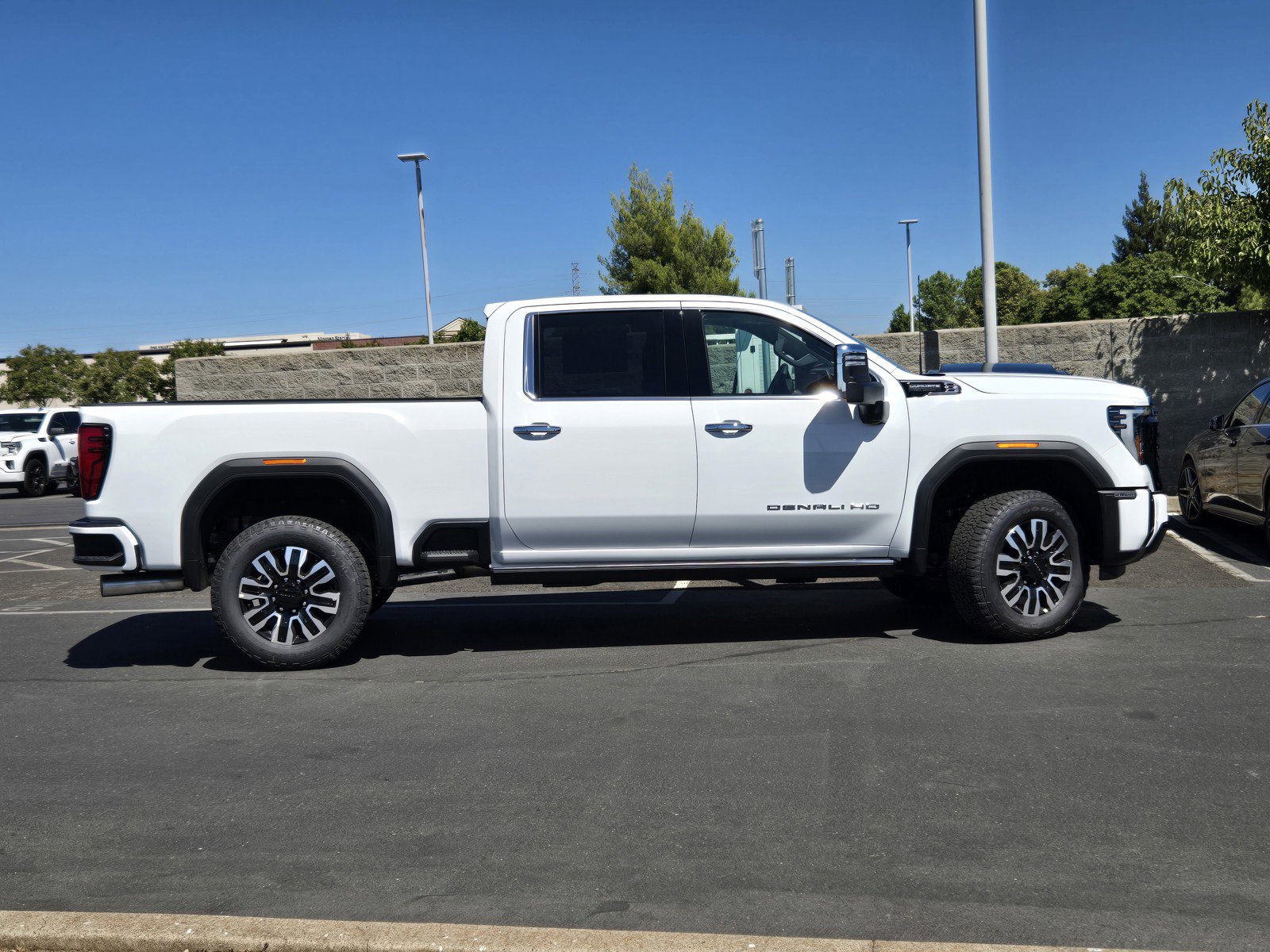 New 2026 GMC Sierra 2500 Denali Ultimate w/ Max Trailering Package image 3