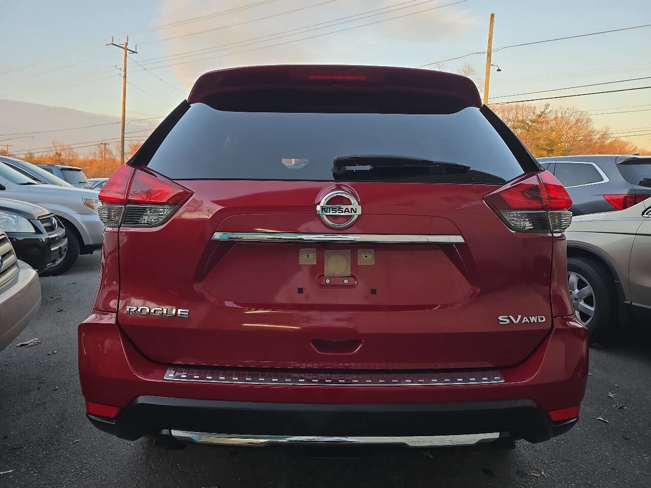 Used 2017 Nissan Rogue SV w/ SV Premium Package image 5