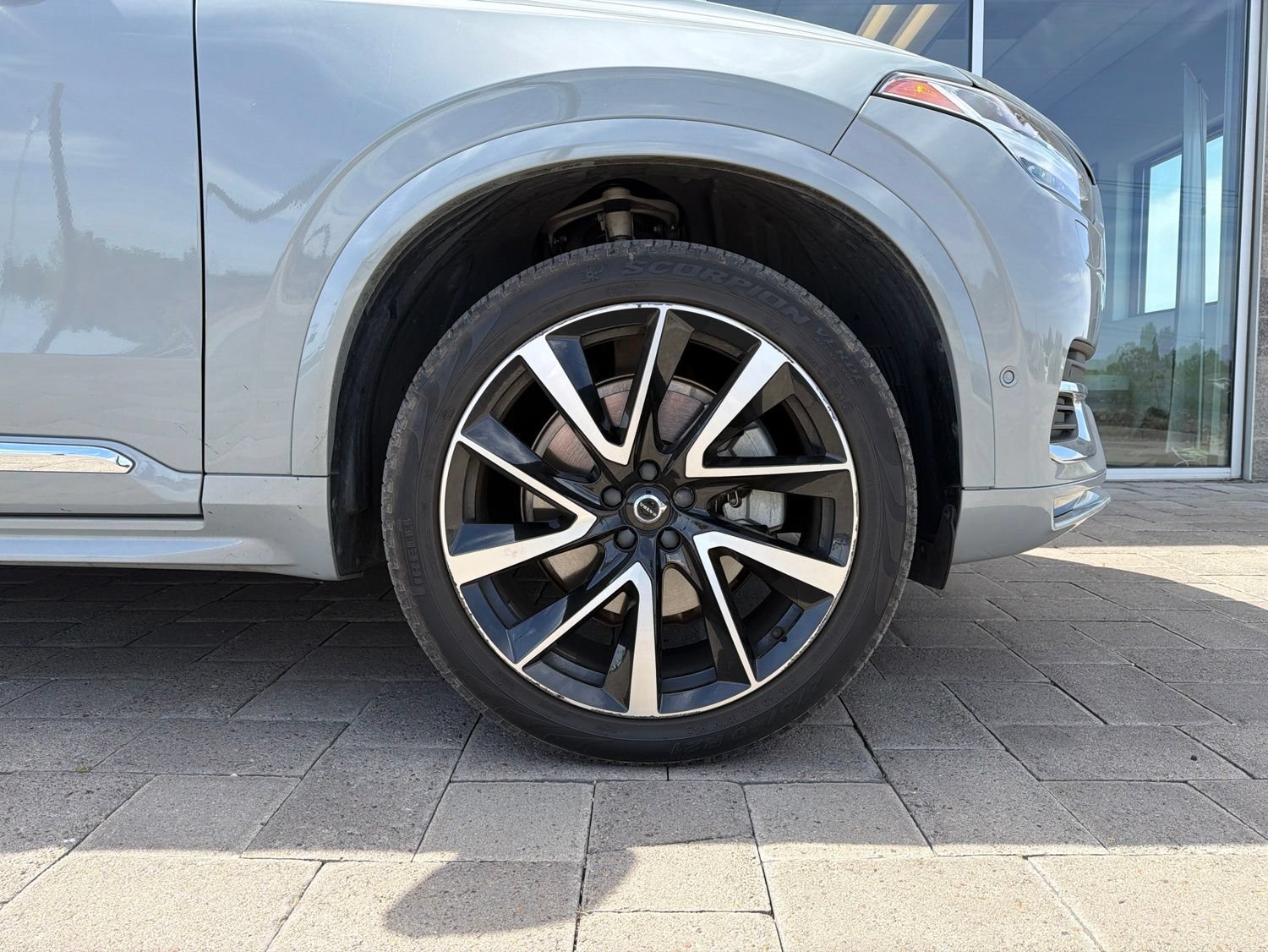 Used 2024 Volvo XC90 B6 Plus w/ Protection Package Premier AWD/4WD image 8