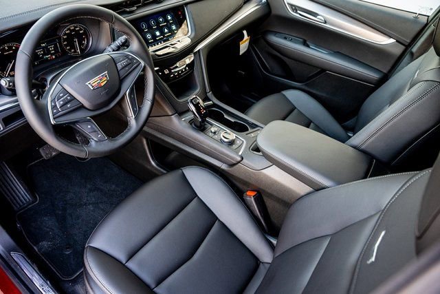 New 2026 Cadillac XT5 Luxury AWD/4WD image 7