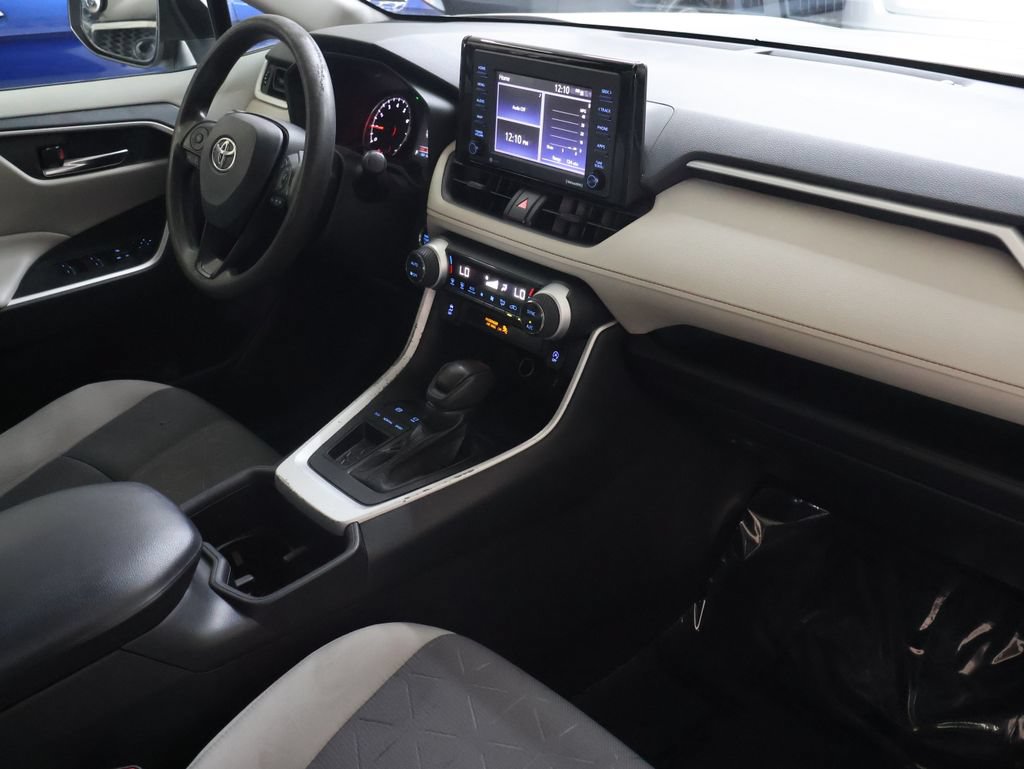 Used 2022 Toyota RAV4 XLE FWD image 10