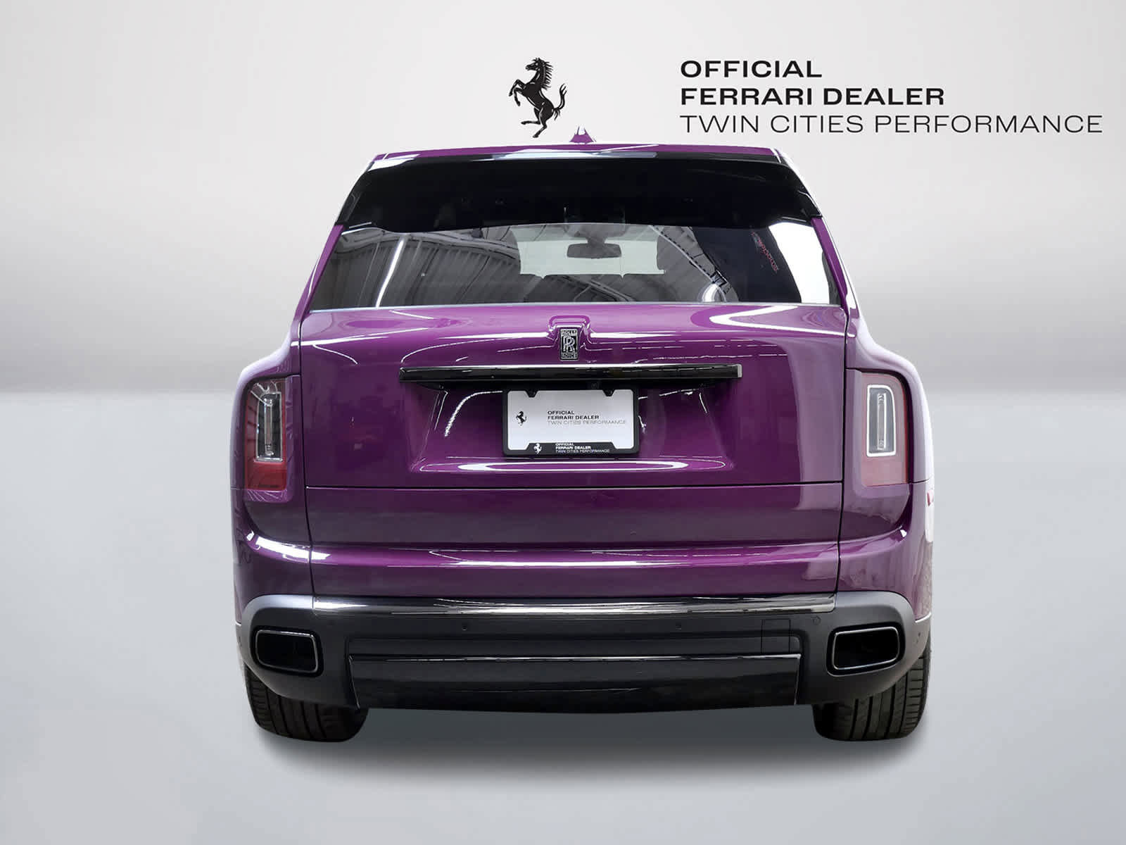 Used 2022 Rolls-Royce Cullinan Black Badge w/ Dark Exterior Package image 4