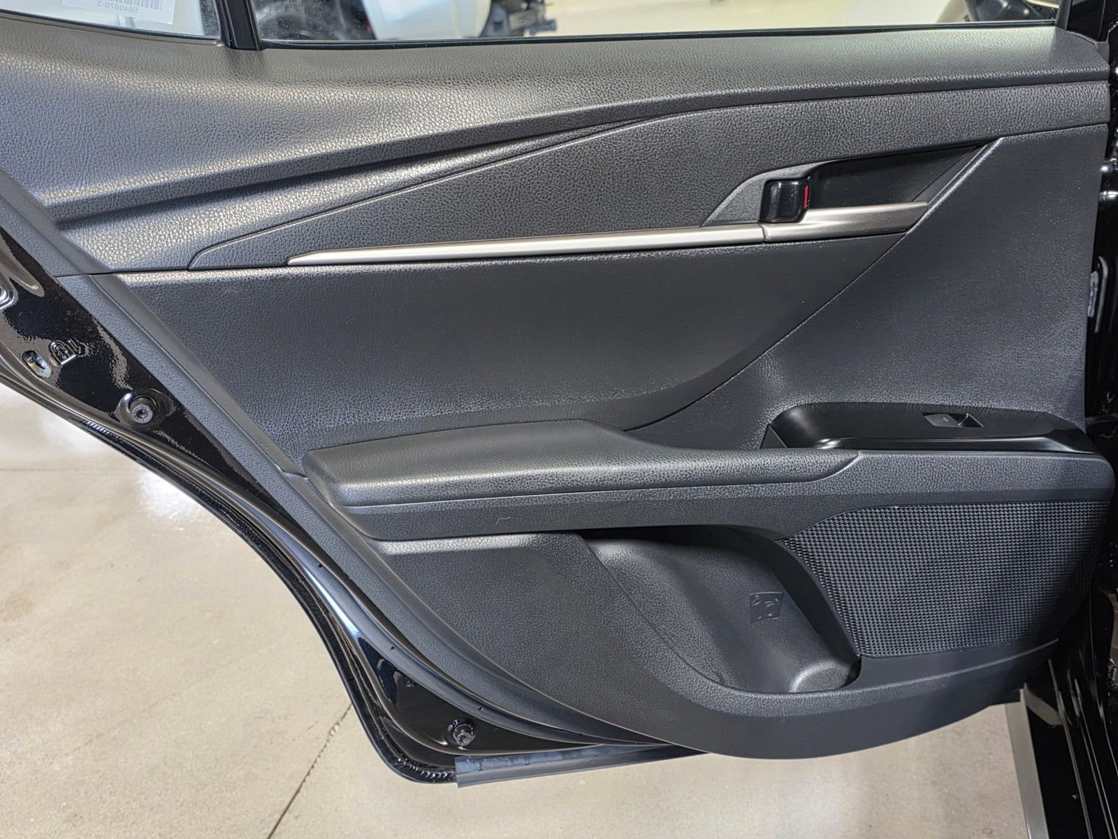 Used 2025 Toyota Camry LE image 13