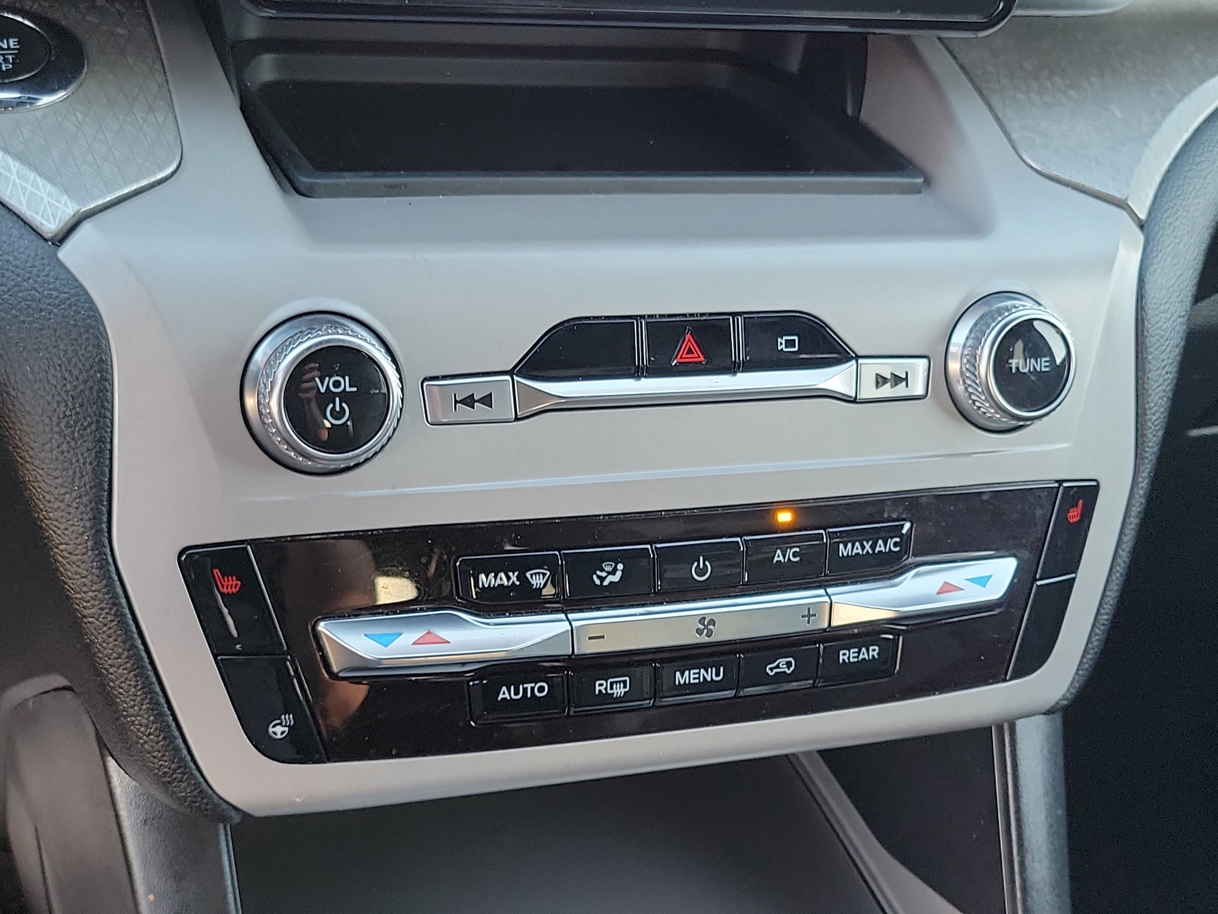 Used 2023 Ford Explorer Timberline w/ Timberline Technology Package AWD/4WD image 14
