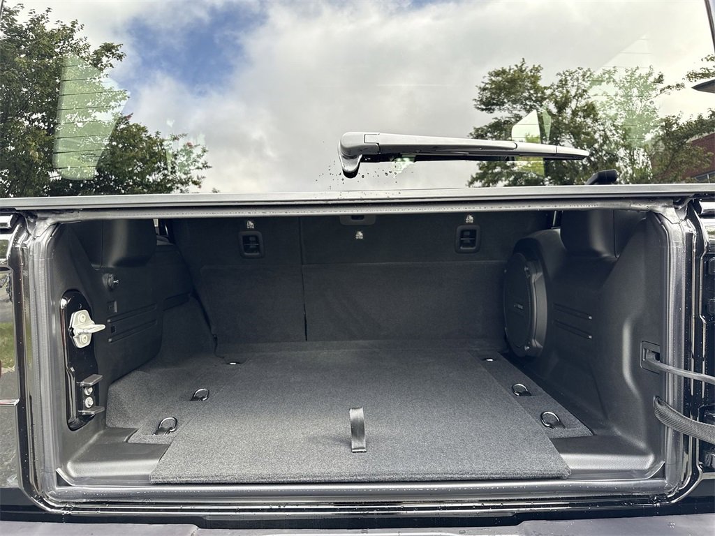 New 2025 Jeep Wrangler Sahara image 30