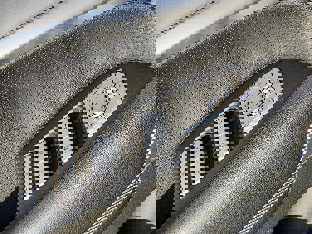 Used 2019 Genesis G70 3.3T Advanced w/ Elite Package image 19