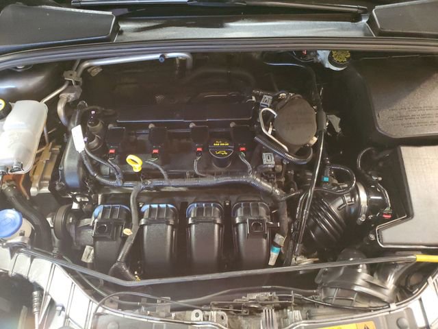 Used 2013 Ford Focus SE w/ SE Winter Pkg FWD image 24