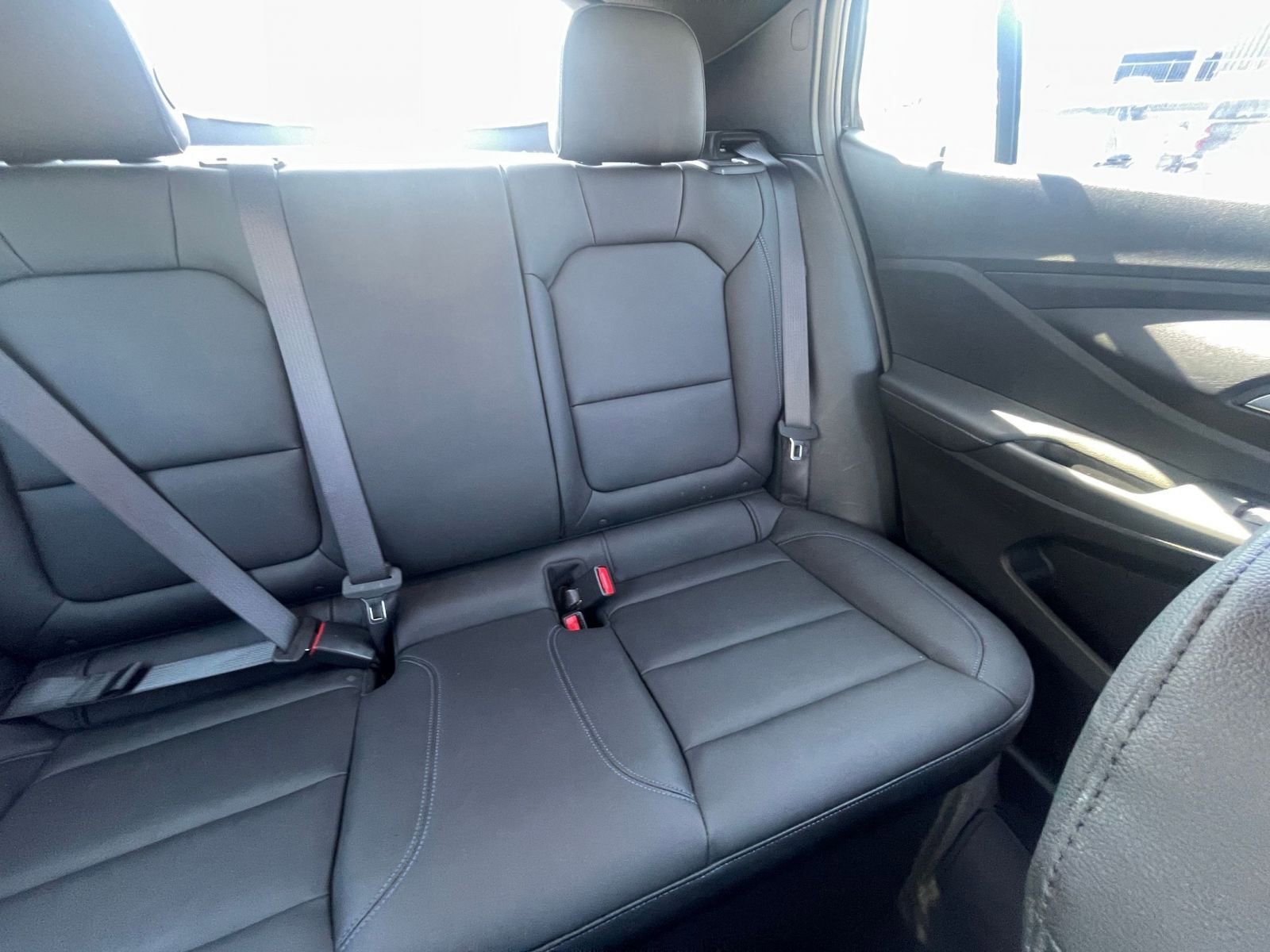 Used 2025 Buick Envista Sport Touring image 36