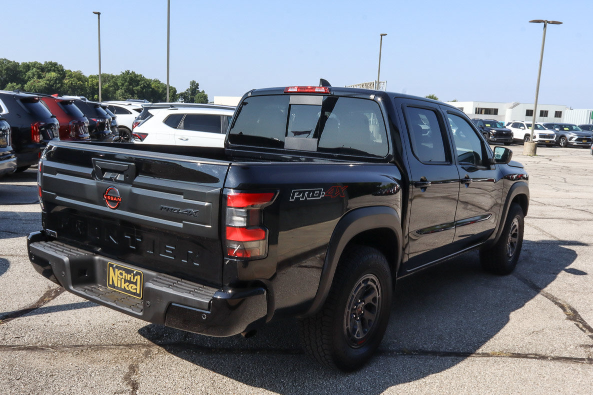 Used 2026 Nissan Frontier PRO-4X AWD/4WD image 5