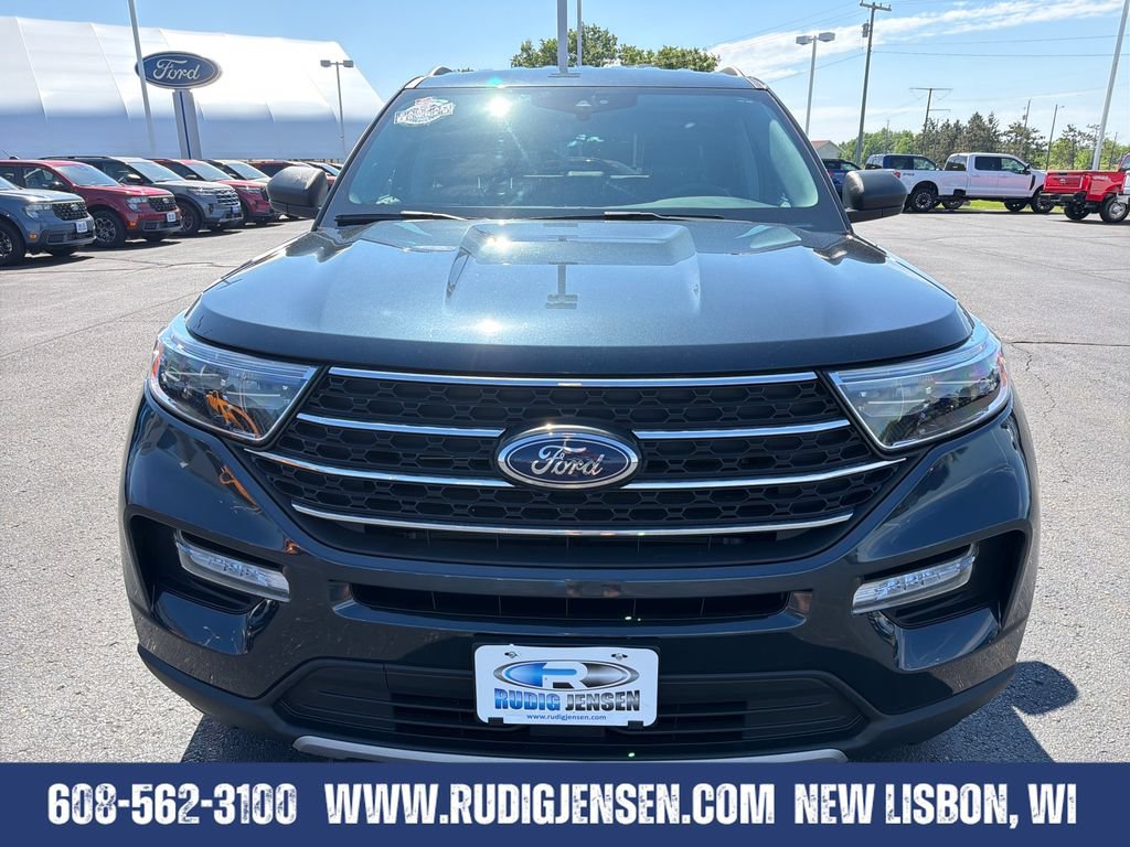 Used 2024 Ford Explorer XLT w/ Equipment Group 202A AWD/4WD image 8