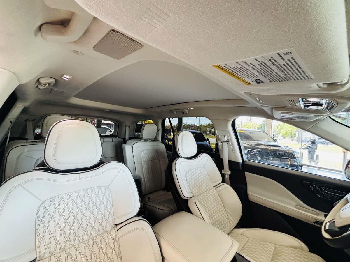 Used 2023 Lincoln Aviator Black Label w/ Dynamic Handling Package AWD/4WD image 45