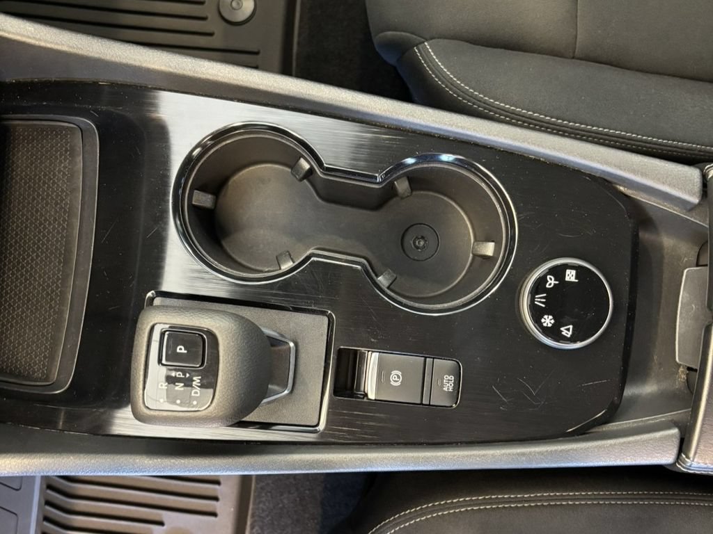 Used 2023 Nissan Rogue S AWD/4WD image 19