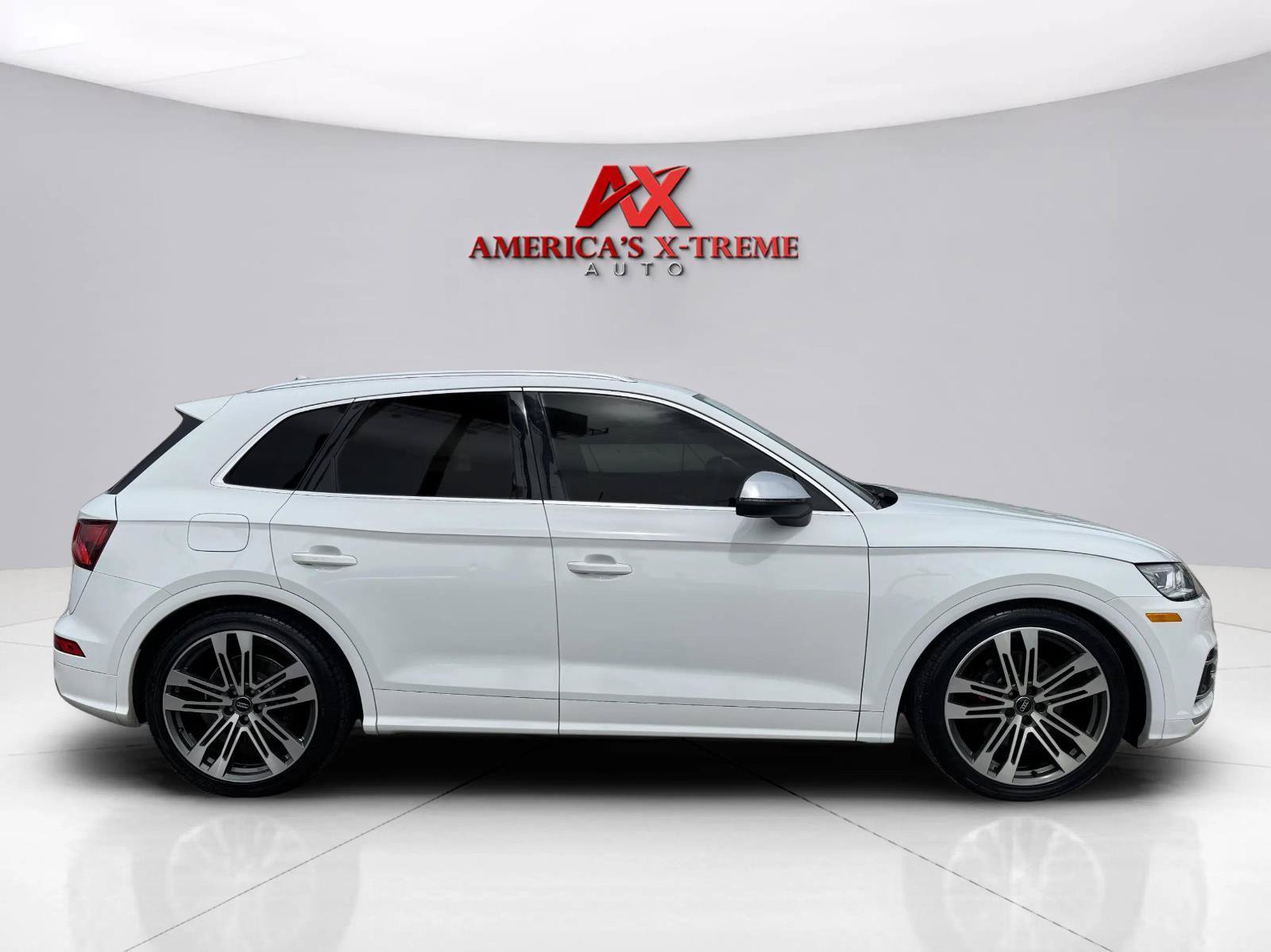 Used 2018 Audi SQ5 Prestige w/ Prestige Package AWD/4WD image 5