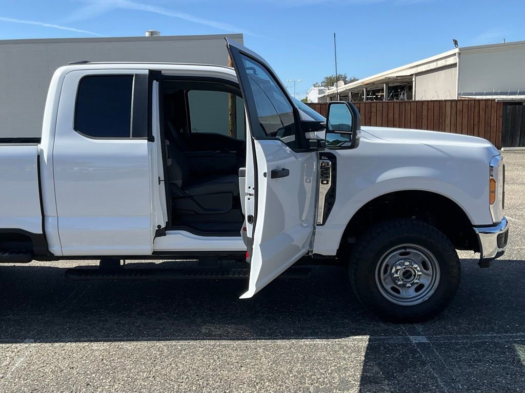Used 2024 Ford F250 XL w/ FX4 Off-Road Package image 38